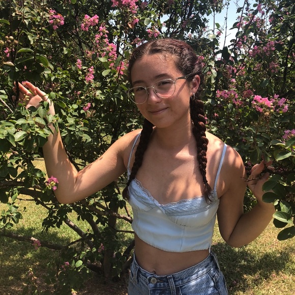 Meet your Posher, Ava - Picture 6 of 7